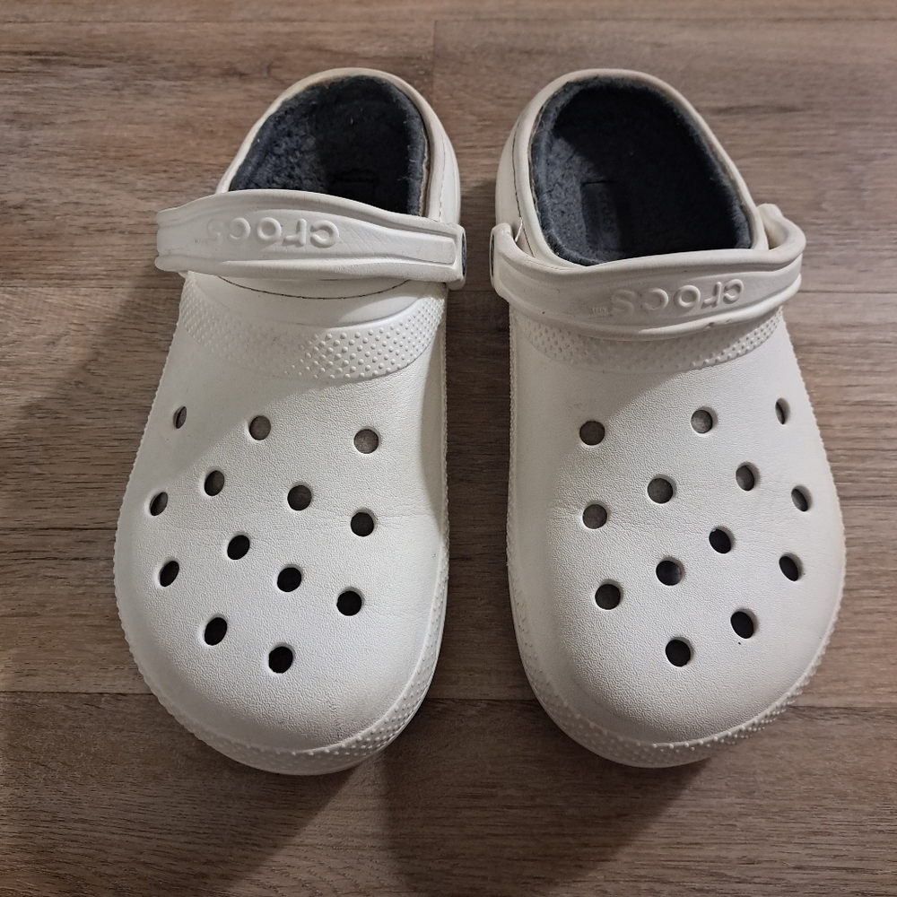 CROCS Dual Comfort Solid White With Gray Fleece Lined Slip On Unisex W10 M8